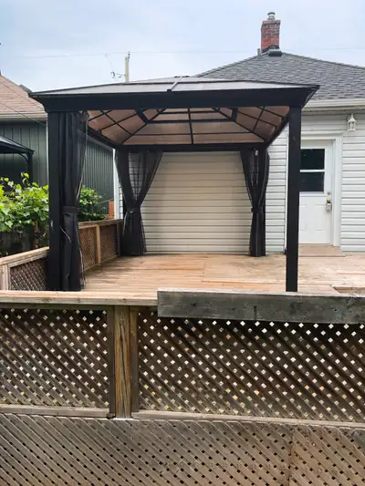 2 bedroom apartment available August 1st