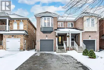 TURN-KEY SUMMERHILL ESTATES BEAUTY WITH A WALKOUT BASEMENT, PRIVATE HOT TUB RETREAT, & EASY ACCESS T...