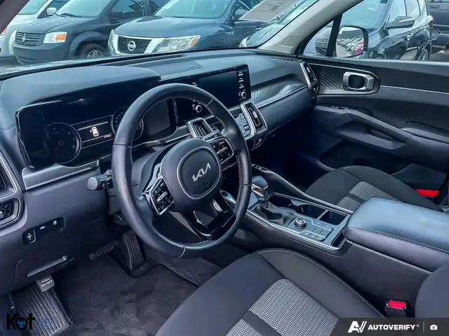 2023 KIA Sorento LX+ AWD for sale in Cars & Trucks in Kelowna - Image 7