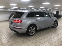 Set out with confidence in this 2018 Audi Q7 Technik, a pre-owned SUV built for drivers who want cap... (image 5)