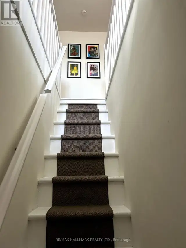 UPPER - 18 PAPE AVENUE Toronto (South Riverdale), Ontario in Long Term Rentals in City of Toronto - Image 11
