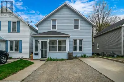 38 BERGEY Street Cambridge, Ontario