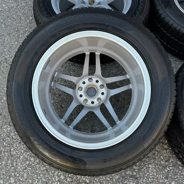 2023 Porsche Macan S 18" Original Rims And Winter Tires in Tires & Rims in City of Toronto - Image 7