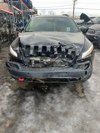ALPHA AUTO PARTS 2018 JEEP CHEROKEE TRAILHAWK 3.2L FOR PARTS LET US KNOW WHAT YOU NEED : (403)*** 23...