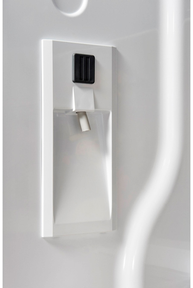 GE PNE21NYRKFS 30" French Door Refrigerator with Water Dispenser in Refrigerators in City of Toronto - Image 3