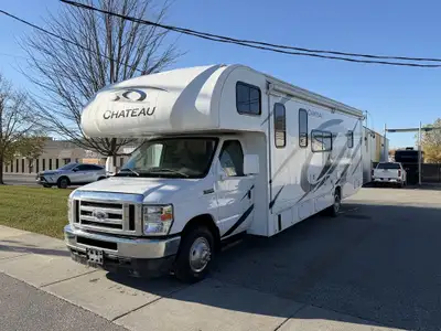 2022 Thor Chateau 31WV – Only 4,705 km This unit is practically brand new. Clean CARFAX, one owner,...