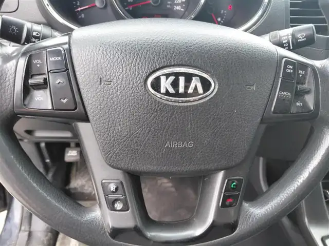 2012 KIA Sorento LX in Cars & Trucks in Drummondville - Image 13