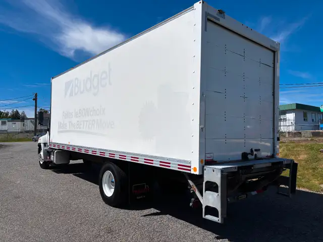 2019 Hino 338 24'   151kms in Heavy Trucks in Abbotsford - Image 6