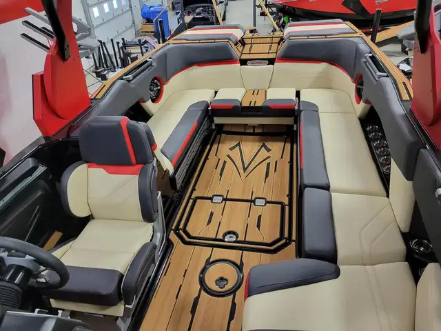 2023 Supra SE CONSIGNATION PAS DE TAXES in Powerboats & Motorboats in Granby - Image 8