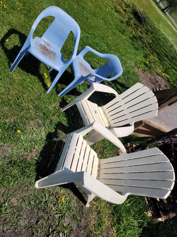 Lawn chairs in Patio & Garden Furniture in Belleville