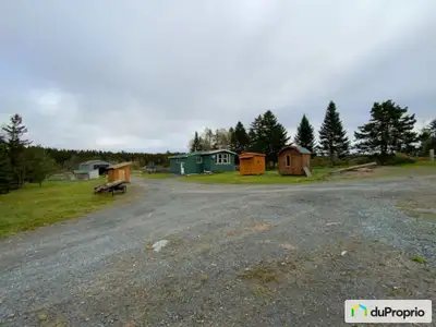 Fermette à vendre de 155 acres avec maison en rénovation et gros garage isolé facilement transformab...