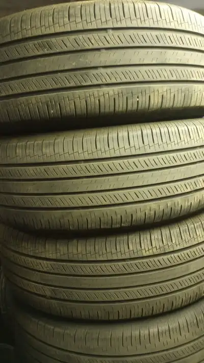 4 pneus ete 235 65 R17 Goodyear 514-792-5103