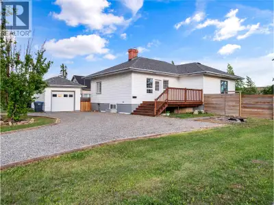 Custom-Designed Beauty in the Heart of the City! Fresh, crisp, and completely renovated, this striki...