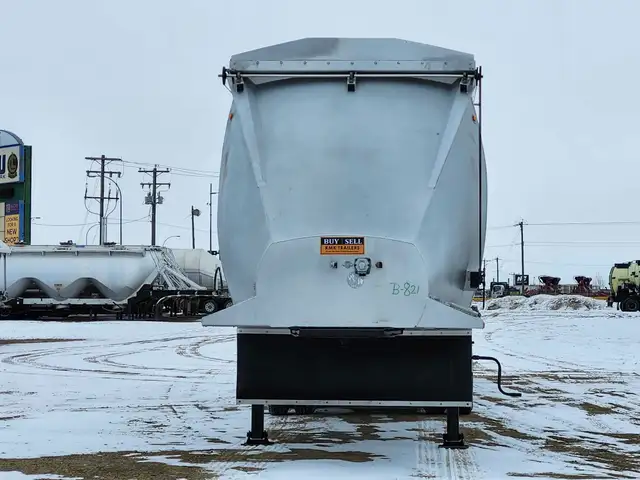 2002 Beall Super B-Train Hopper/Grain/Tri-Tri axles in Heavy Equipment in Barrie - Image 6