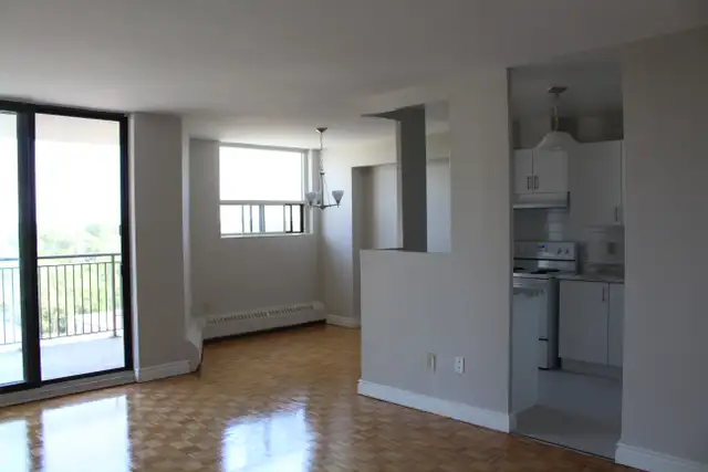 Spacious one bedroom apartment for rent in Long Term Rentals in Mississauga / Peel Region - Image 3