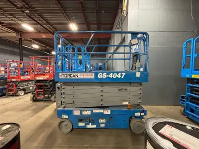 2015 GENIE GS4047, 40FT ELECTRIC SCISSOR LIFT, 46 FT WORKING HEIGHT HRS: 442 APPROX. Note: All machi...