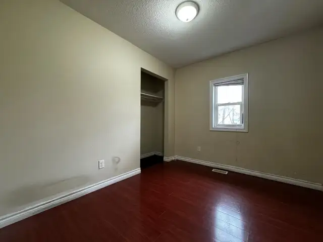SHORT TERM: Student Rooms Available Close To Uptown/Laurier (Uni in Long Term Rentals in Kitchener / Waterloo - Image 5