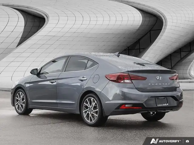 2020 Hyundai Elantra Luxury in Cars & Trucks in London - Image 4