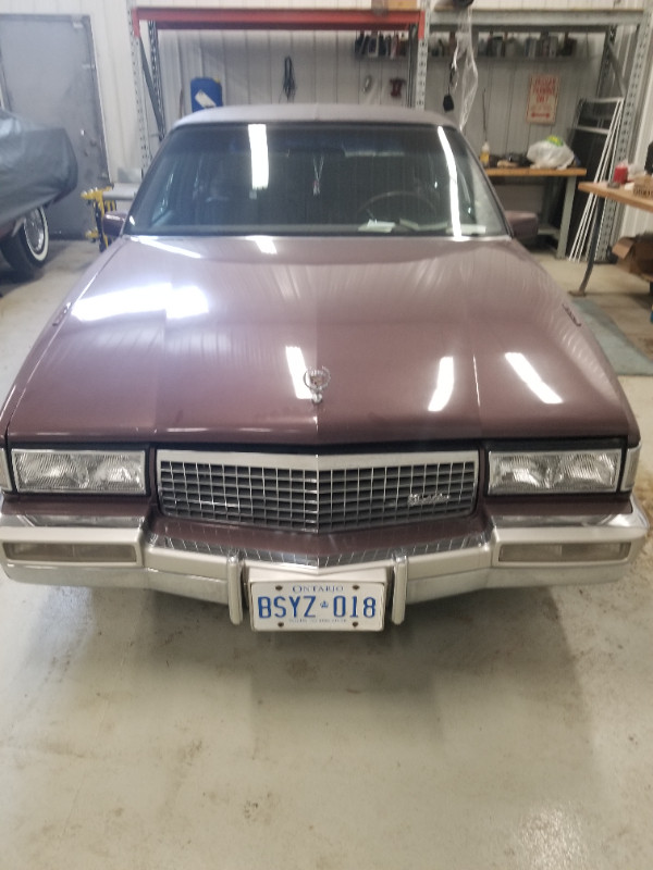 1989 Cadillac Fleetwood & 2001 Jaguar Xj in Mint Condition in Classic Cars in City of Toronto