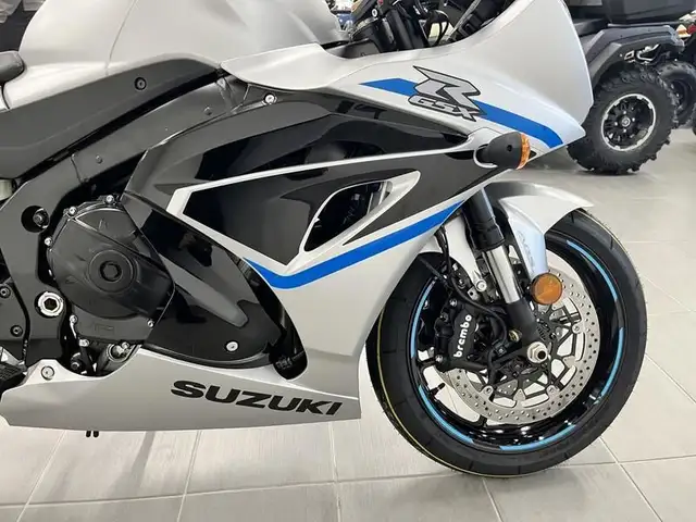 2025 Suzuki GSX-R1000A in Sport Bikes in St. Albert - Image 10
