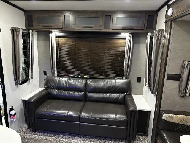 2018 ,Crossroads RV,Volante 240RL in Travel Trailers & Campers in Saskatoon - Image 3