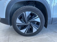 The 2025 Volkswagen Taos Comfortline is a stylish and fuel-efficient compact SUV that combines Germa... (image 7)