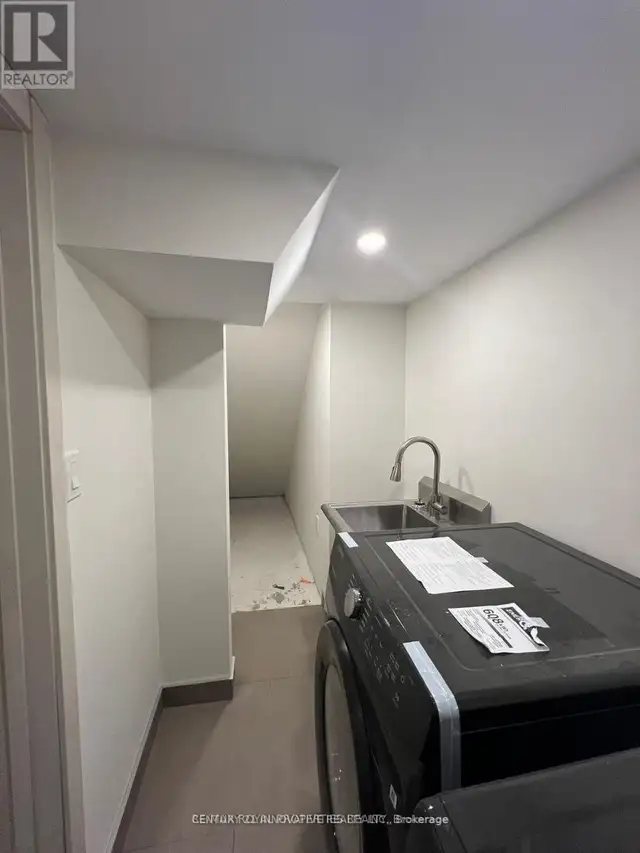 1042 KINGPEAK CRESCENT Pickering, Ontario in Long Term Rentals in Oshawa / Durham Region - Image 25
