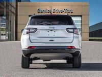 *Low Mileage, Leather Seats, Cooled Seats, Uconnect 5 Nav w/10.1 inch Display!* This 2024 Jeep Compa... (image 5)