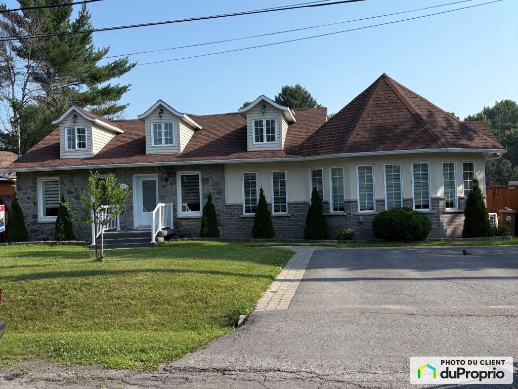 $458,900 - 1 1/2 Storey for sale in St-Charles-Borromée — photo 1