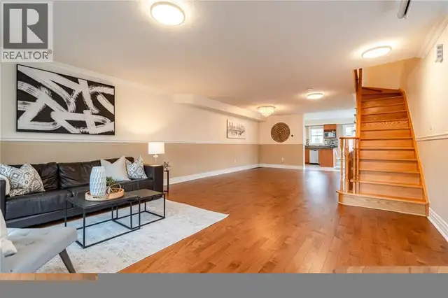 38 ARCHIBALD Mews Toronto, Ontario in Houses for Sale in City of Toronto - Image 26