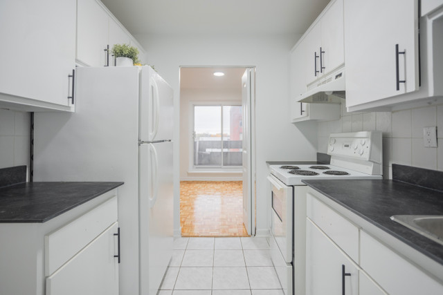 3.5, 3 1/2,a louer, for rent, St-Laurent,  tout inclus dans Locations longue durée  à Ville de Montréal