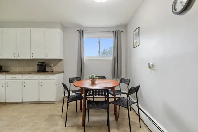 C5 MAIN - 3 BEDROOMS | FULLY FURNISHED ALL UTILITIES INCLUDE in Long Term Rentals in Moncton - Image 17