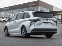 2025 Toyota Sienna XLE HEV | SUNROOF | NAVI | LEATHER The 2025 Toyota Sienna XLE HEV is a high-utili... (image 4)