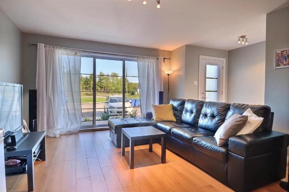 4 1/2 Terrasse-Chartrand, FRANKLIN 2
