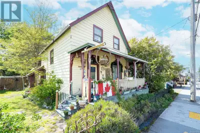 Step into a piece of history with this stunning 1904 home, part of the iconic Seven Sisters. Just do...
