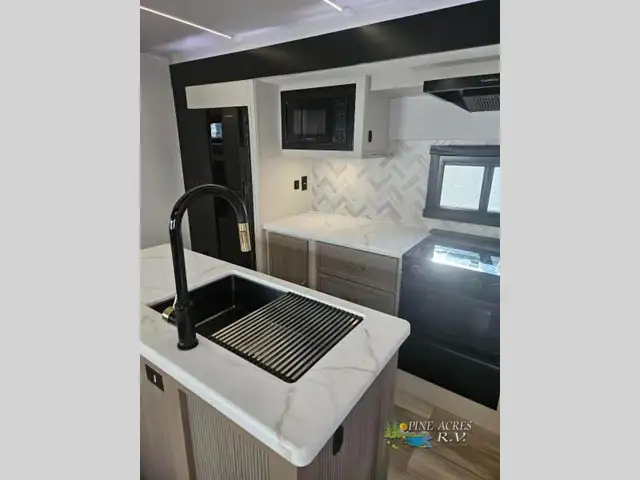2026 Forest River RV Wildwood Heritage Glen 310BHI (Hampton, NB) in Travel Trailers & Campers in Moncton - Image 15