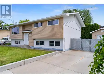 Looking for that “forever family home with a shop” where memories are made? This is it! Immaculate a...