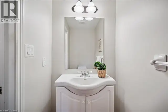 326 TEALBY Crescent Waterloo, Ontario in Houses for Sale in Kitchener / Waterloo - Image 20