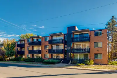 Apartments for Rent near Chinook Mall - Chinook Gardens - Apartm