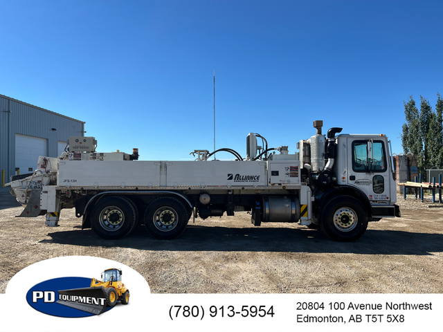 2014 Alliance JFS-12H Line Pump Concrete Pump Truck in Heavy Trucks in St. Albert - Image 7