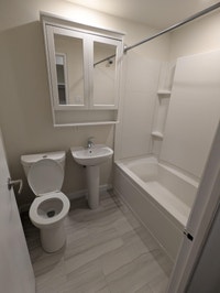 Located in the heart of Halifax, this apartment offers comfortable urban living in a vibrant neighbo... (image 7)