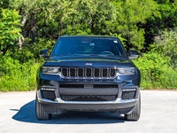 Memory Seat - Heated Seats Powerful 3.6L V-6 engine with 4x4 capability - Premium audio system with... (image 3)