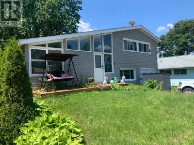 Charming 4 bedrooms + den and 2 bathrooms starter home on a quiet crescent in Deep River Located bet...