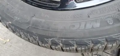 225/50R17 winter tires on black alloy rims. Came off a Honda Indight. Tires are decent. Just in time...