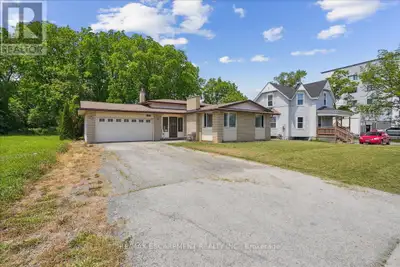 An incredible opportunity on a rare 60x150 lot with General Commercial zoning! This spacious and met...