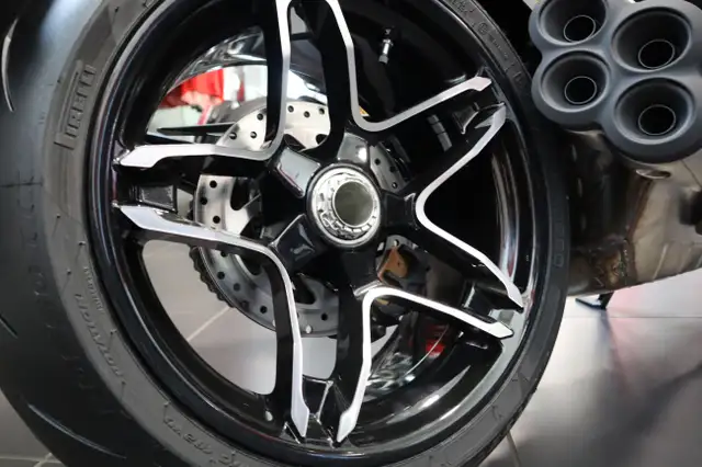 2026 Ducati X DIAVEL V4 in Street, Cruisers & Choppers in Edmonton - Image 6