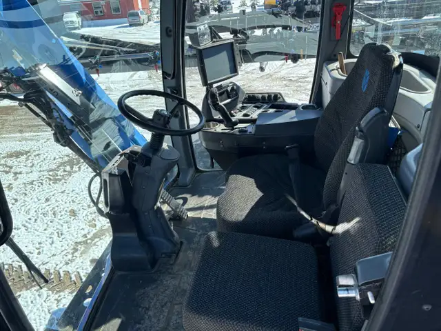 2013 New Holland Guardian SP.365F Sprayer 120 ft Boom #8984 AS in Heavy Equipment in Edmonton - Image 30
