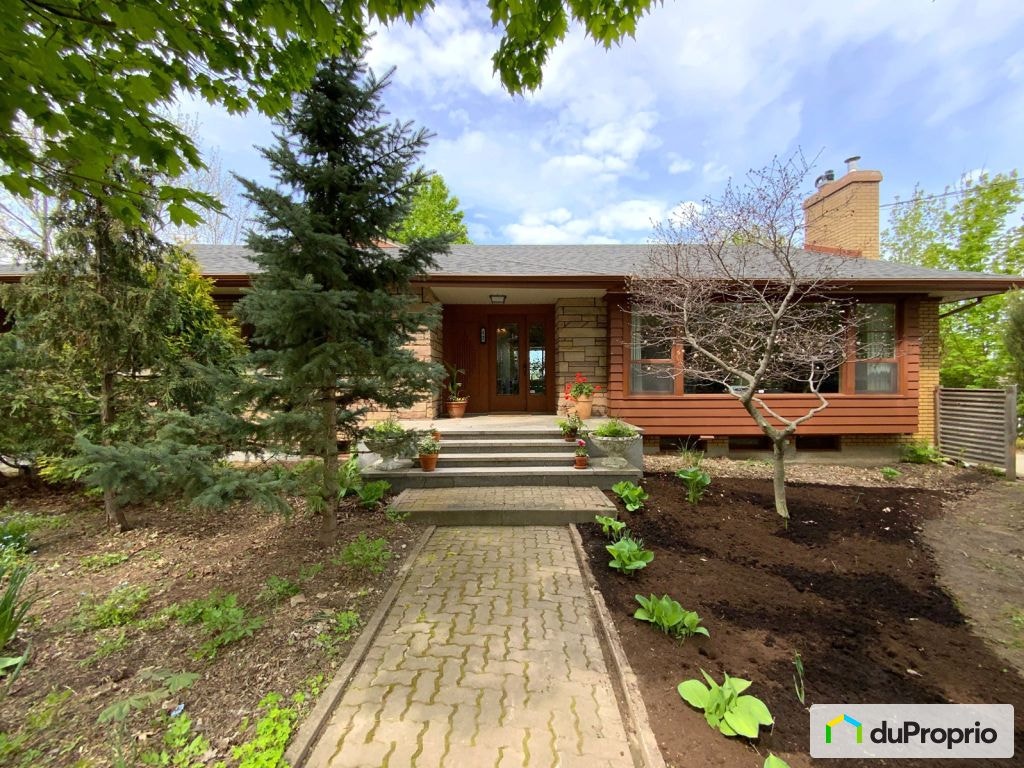 $475,000 - Bungalow for sale in Princeville — photo 1