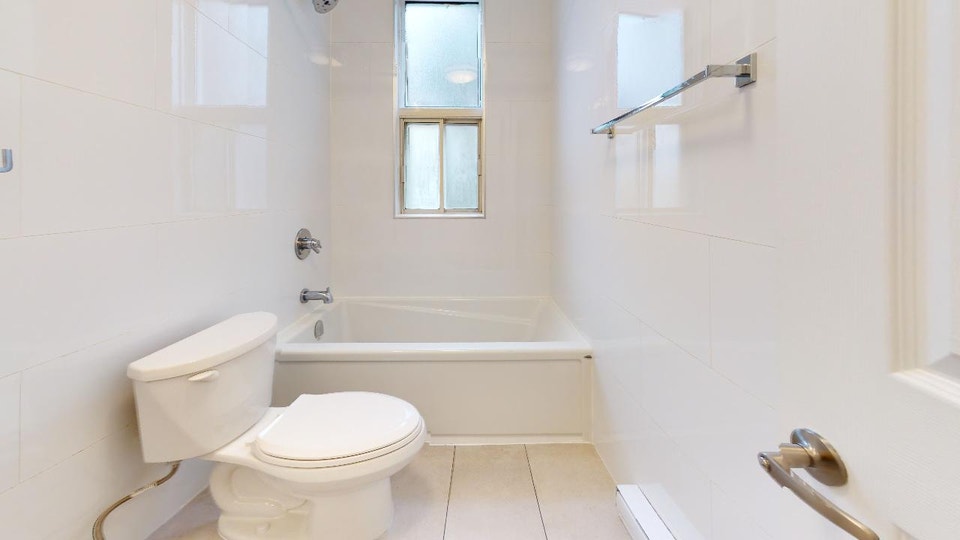 Apartment for Rent at Clanranald Avenue, 5015-5025 Clanranald Av 5