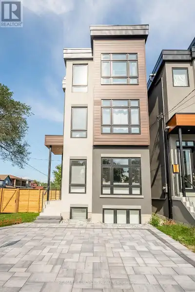 ENTIRE - 27 THORNTON AVENUE Toronto (Caledonia-Fairbank), Ontari